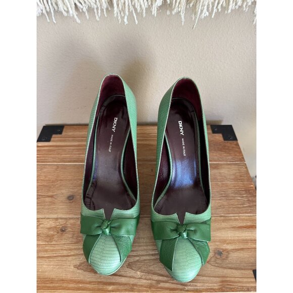 Vintage DKNY Artemisia Made in Italy Green Leather Bow Platform Pumps Size 8.5 - Picture 4 of 15